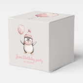 Whimsical Penguin Verjaardag |  roze Bedankdoosjes (Voorkant Zijde)