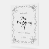 Whimsical Quirky Main Draw Bienvenue (Angle)