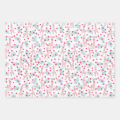 Whimsical Reindeer and Berry Christmas Pattern Inpakpapier Vel (Voorkant)