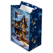 Whimsical Santa's Workshop Christmas Personalized Medium Cadeauzakje (Voorkant Gekanteld)