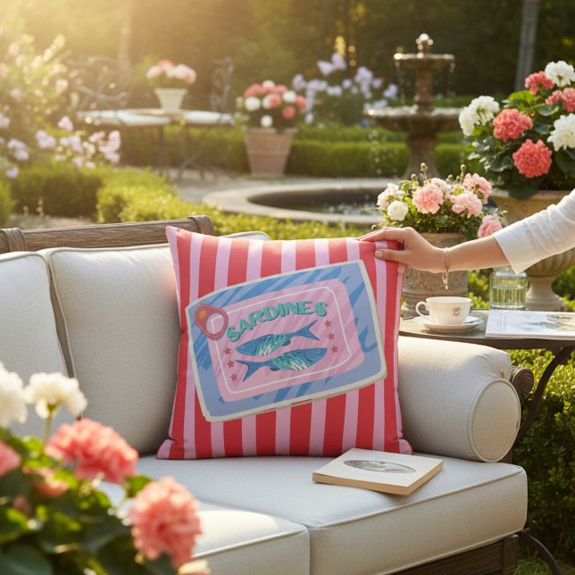 Whimsical Sardine Tin Graphic Design Pillow Buitenkussen (Creator heeft geüpload)