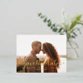 Whimsical Script Foto Huwelijk Save the Date Folie Uitnodiging Briefkaart (Staand Voorkant)