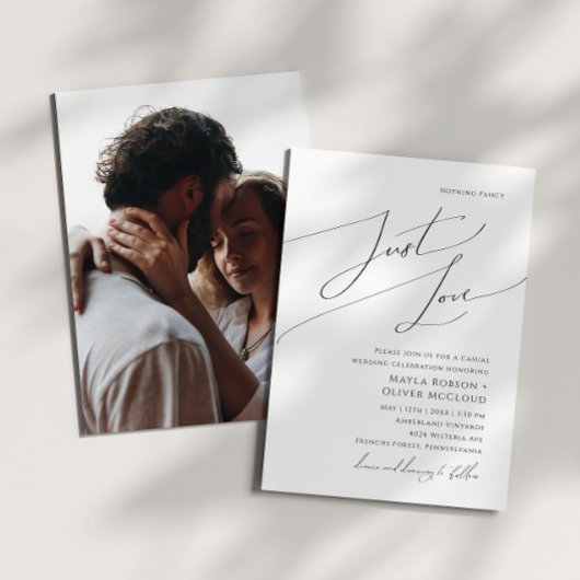 Whimsical Script Gewoon Liefde Foto Bruiloft Kaart