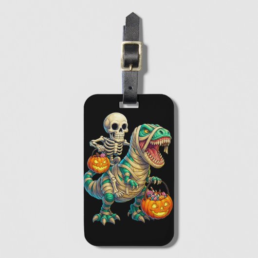 Whimsical Skeleton Riding Mummy T-Rex Halloween Bagagelabel (Voorkant (verticaal))
