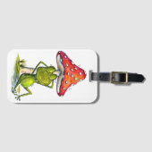 Whimsical Sleeping Froeping onder een paddenstoel Bagagelabel (Voorkant (horizontaal))