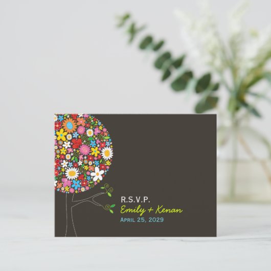 Whimsical Spring Flowers Pop Tree Wedding RSVP Uitnodiging Briefkaart (Staand voorkant)