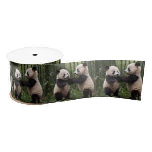 Whimsical Wonders: Baby-panda's spelen in het bos Lint
