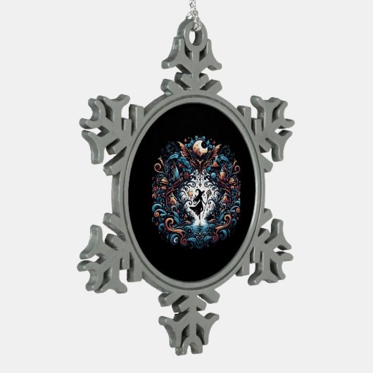 Whimsigoth Witch binnen een klassieker Tin Sneeuwvlok Ornament (Links)