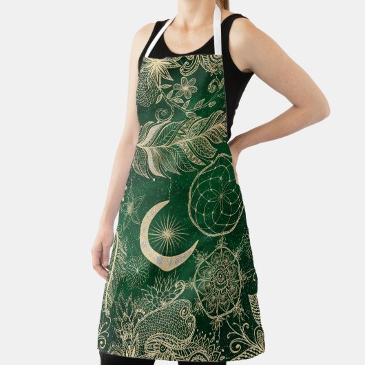 Whimsy Gold en Green Dreamweaver Feathers Mandala Schort (Insitu)