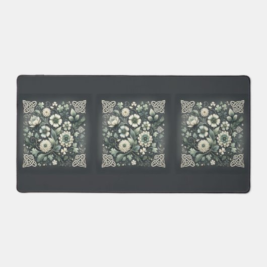 Whispered Clover Knotwork Garden Bureaumat (Voorkant)