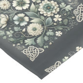 Whispered Clover Knotwork Garden Korte Tafelloper (Hoek)