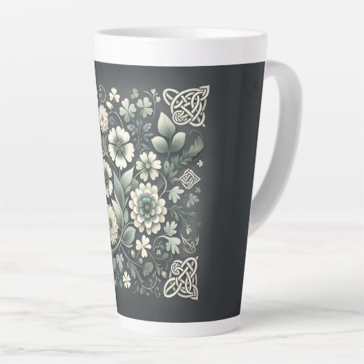 Whispered Clover Knotwork Garden Latte Mok (Rechterhoek)