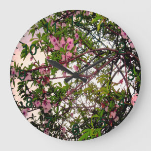 Whispers of Spring: Waterverf Roze Bloesemboom Grote Klok
