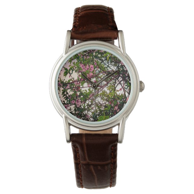 Whispers of Spring: Waterverf Roze Bloesemboom Horloge (Voorkant)