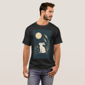 Whispers of the Moon – Minimal Japanese Rabbit Des T-shirt (Voorkant volledig)