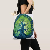 Whispers of the Wind : The Essence of Tree Sac fou (De près)