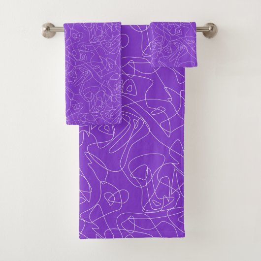 white abstract curved lines on a purple background bad handdoek (Insitu)