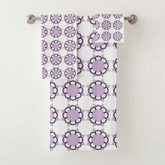 White and purple geometric mandala pattern Towel Bad Handdoek (Insitu)