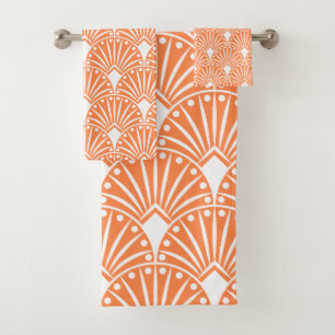 White Art Deco-patroon op oranje achtergrond Bad Handdoek