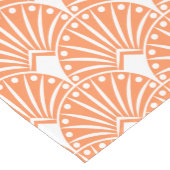 White Art Deco-patroon op oranje achtergrond Medium Tafelloper (Hoek)