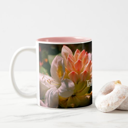 White Azalea Flower Personalized Tweekleurige Koffiemok (Met donut)