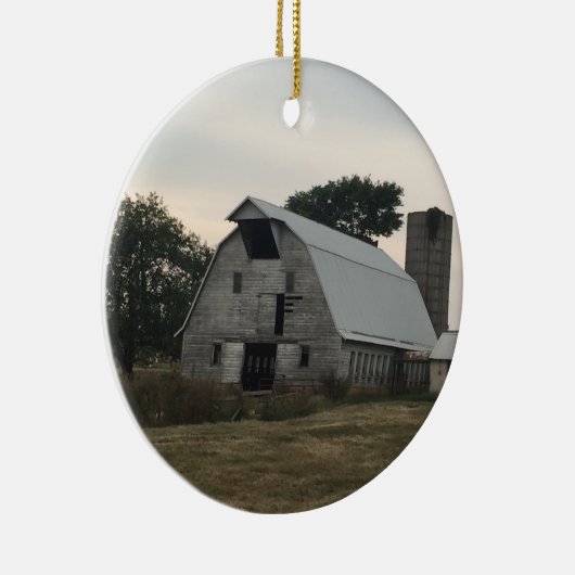 White Barn Ornament (Rechts)