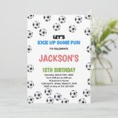 White Black Balls Soccer Birthday Invitations Kaart (Staand voorkant)