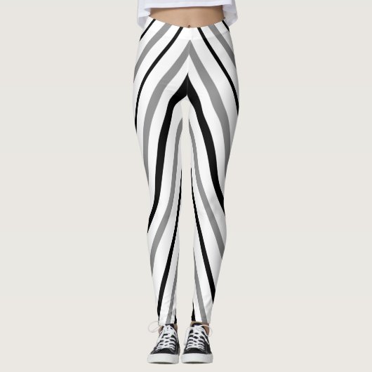 White Black Grey Chevron Stripe Pattern Leggings (Voorkant)