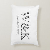 White & black monogram wedding keepsake accent kussen (Achterkant (Verticaal))