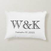 White & black monogram wedding keepsake accent kussen (Achterkant)