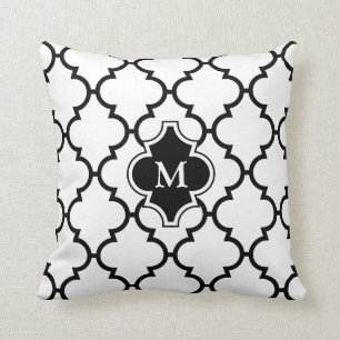 White Black Quatrefoil Pattern Monogramed Pillow Kussen