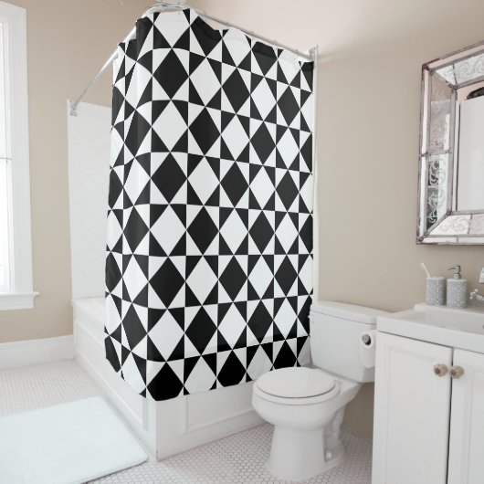 White Black Retro Squares Triangles Pattern Douchegordijn (In situ)