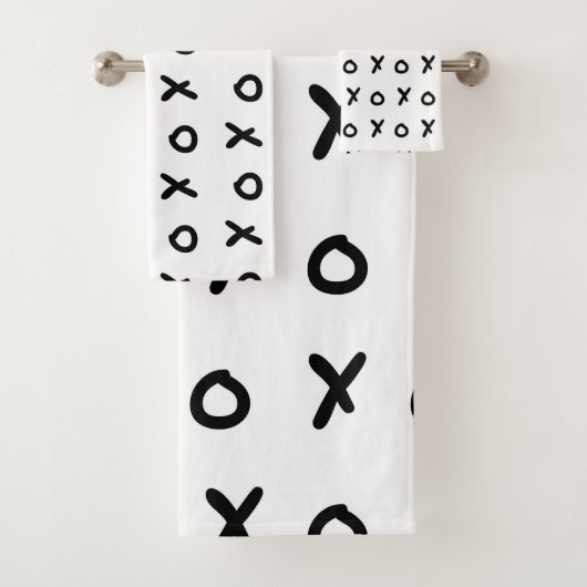 White & Black X O XO X&O's Trendy Cute Bad Handdoek (Insitu)