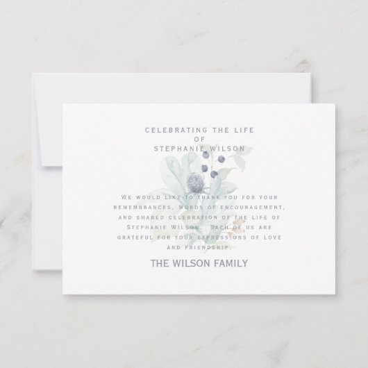 White & Blue Floral Funeral Bereavement Hartelijk  Bedankkaart (Achterkant)