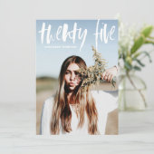 White Brush Typography Afstuderen Invitation Kaart (Staand voorkant)