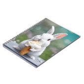 White Bunny Eating Een Ice Cream Cone Notitieboek (Linkerzijde)