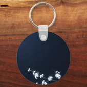 White Cherry Blossom Navy Background Sleutelhanger (Achterkant)