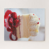 White Chocolate Mousse Cake with Strawberries Legpuzzel (Horizontaal)