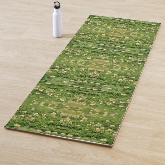 White Clover Geometric Pattern Yoga Mat (In situ)