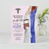 White Coat Médicale School Graduation Invitation (Debout devant)