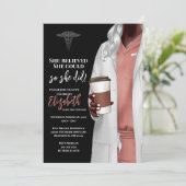 White Coat Médicale School Graduation Invitation (Debout devant)