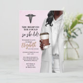 White Coat Médicale School Graduation Invitation (Debout devant)