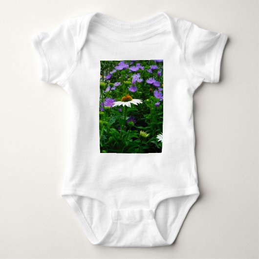 White Cone flower, paarse bloemen en moth Romper (Voorkant)