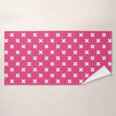White cross stitches on fuchsia (Serviette de bain)