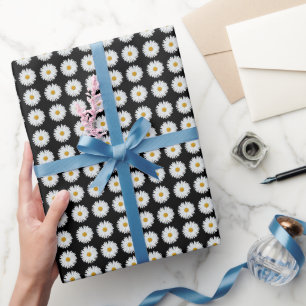 White Daisy Floral Pattern on Black Cadeaupapier