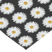 White Daisy Floral Pattern on Black Korte Tafelloper (Hoek)