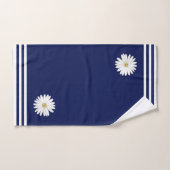 White Daisy Flower & Stripes on Navy Blue Bad Handdoek (Handdoek)