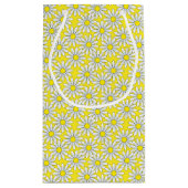 White Daisy Pattern on Yellow Small Gift Bag Klein Cadeauzakje (Achterkant)