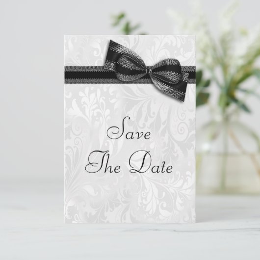 White Damask en Faux Bow bewaren de datum Kaart (Staand voorkant)