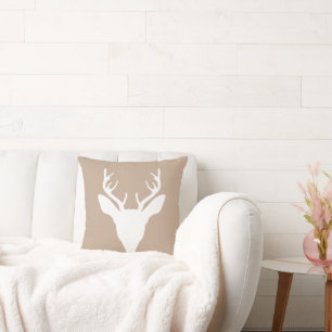 White Deer Head Silhouette op beige Kussen